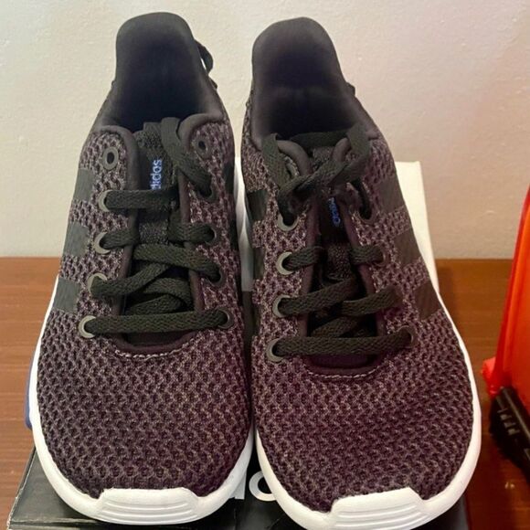 KID'S SNEAKERS WITH CLASSIC ADIDAS STYLE - Picture 1 of 10